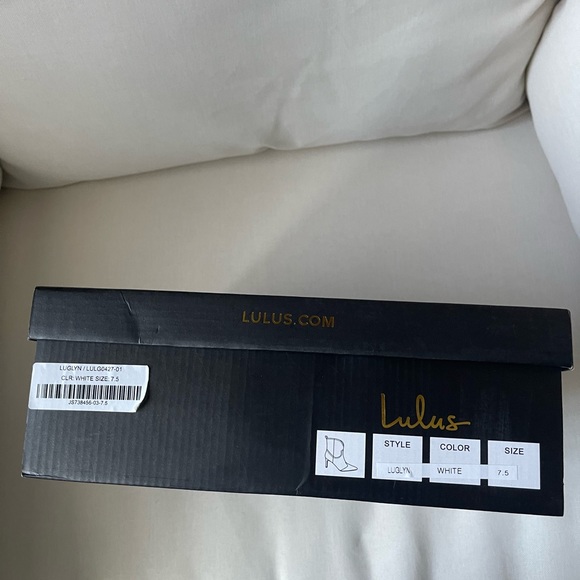 NWB- Lulu’s White Boots - Picture 4 of 11